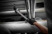 Carregar imagem no visualizador da galeria, Milwaukee 48-22-7213 10L Aluminum Pipe Wrench with POWERLENGTH™ Handle