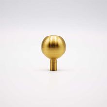 Cargar imagen en el visor de la galería, Dumas, Solid Brass Ball Knobs