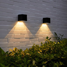 Carregar imagem no visualizador da galeria, Evelyn Outdoor Wall Lamp