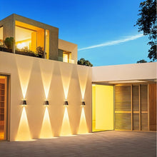 Cargar imagen en el visor de la galería, Exterius Outdoor Wall Lamp