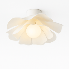 Carregar imagem no visualizador da galeria, Fleur Ceiling Light