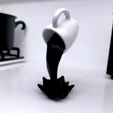 Carregar imagem no visualizador da galeria, Floating Spilling Coffee Cup