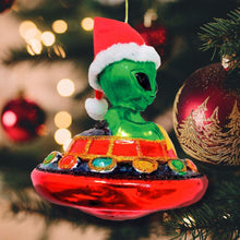 Carregar imagem no visualizador da galeria, Alien and UFO Glass Christmas Ornament
