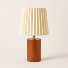 Carregar imagem no visualizador da galeria, Giada Table Lamp