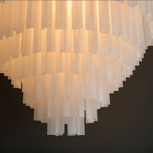 Carregar imagem no visualizador da galeria, Gluhen Chandelier