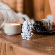 Carregar imagem no visualizador da galeria, God of Luck: Crystal Ganesh Statue