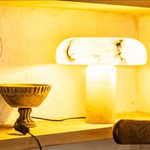 Carregar imagem no visualizador da galeria, Habros Alabaster Table Lamp