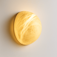 Carregar imagem no visualizador da galeria, Hanen Alabaster Wall Sconce