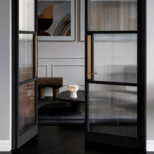 Load image into Gallery viewer, Henqet Alabaster Table Lamp