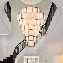 Carregar imagem no visualizador da galeria, Hiraj Chandelier