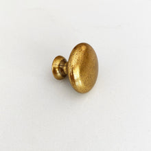 Load image into Gallery viewer, Antique Brass "Capri" Round Knob