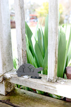 Load image into Gallery viewer, Turtle Statue