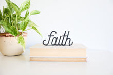 Carregar imagem no visualizador da galeria, Faith Word Sign