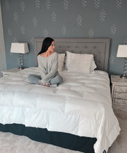 Load image into Gallery viewer, Mavis Wallpaper by Shop Pudge