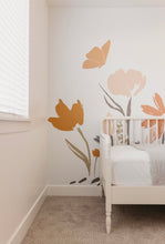 Carregar imagem no visualizador da galeria, Amelia Wallpaper by Hufton Studio