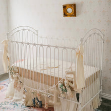 Cargar imagen en el visor de la galería, Clementine Wallpaper by Celeste Clark