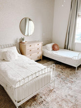 Carregar imagem no visualizador da galeria, Embry Wallpaper