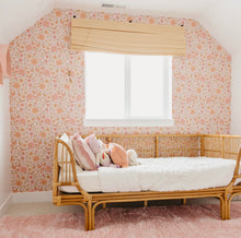 Carregar imagem no visualizador da galeria, Daisy Wallpaper by Lovely People Studio