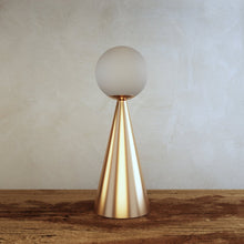 Carregar imagem no visualizador da galeria, Jadeed Table Lamp