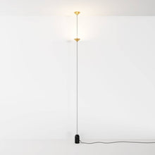 Carregar imagem no visualizador da galeria, Keilana Floor To Ceiling Lamp