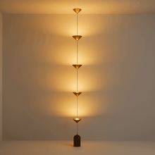 Carregar imagem no visualizador da galeria, Keilana Floor To Ceiling Lamp