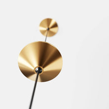 Carregar imagem no visualizador da galeria, Keilana Floor To Ceiling Lamp