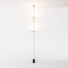 Carregar imagem no visualizador da galeria, Keilana Floor To Ceiling Lamp