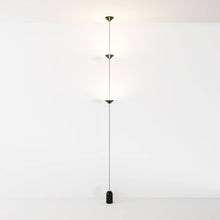 Carregar imagem no visualizador da galeria, Keilana Floor To Ceiling Lamp