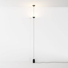 Carregar imagem no visualizador da galeria, Keilana Floor To Ceiling Lamp