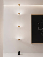 Carregar imagem no visualizador da galeria, Keilana Floor To Ceiling Lamp