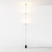Carregar imagem no visualizador da galeria, Keilana Floor To Ceiling Lamp