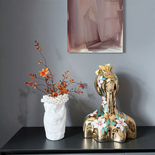 Carregar imagem no visualizador da galeria, Khloris Figurine