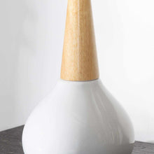 Carregar imagem no visualizador da galeria, Baugo White Ceramic Table Lamp