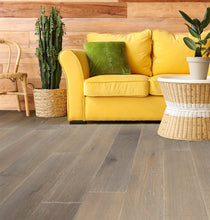 Cargar imagen en el visor de la galería, Choice Collection 1/2 in. x 7.5 in. Engineered Hardwood Flooring