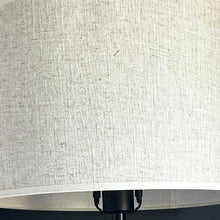 Carregar imagem no visualizador da galeria, Intricate Beige Bedside Table Lamp