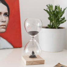 Carregar imagem no visualizador da galeria, Magnetic Sand Hourglass