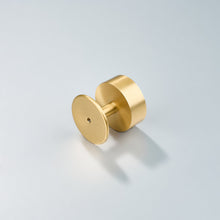 Cargar imagen en el visor de la galería, Gateau, Solid Brass Knobs