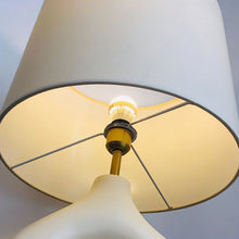 Carregar imagem no visualizador da galeria, Melmo Table Lamp