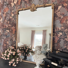 Carregar imagem no visualizador da galeria, Ornate Golden Floral Rectangular Mirror