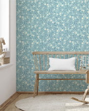 Carregar imagem no visualizador da galeria, Clematis Wallpaper by Anna Black Creative