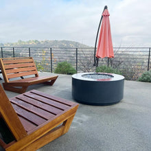Carregar imagem no visualizador da galeria, Modern Blaze Oblica Round Concrete Fire Pit Table