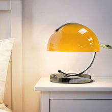 Load image into Gallery viewer, Nostal Table Lamp