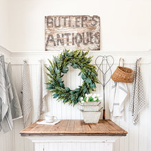 Carregar imagem no visualizador da galeria, Vintage Inspired Heirloom Garden Supply Metal Planters, Set of Three