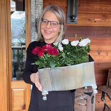 Carregar imagem no visualizador da galeria, Aged Metal Footed Planters, Set of Two