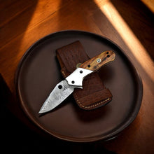 Carregar imagem no visualizador da galeria, Exotic Wood Damascus Pocket Knife – Handmade & Sharp