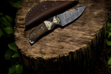 Carregar imagem no visualizador da galeria, Custom Handmade Damascus Steel Skinning Knife with Rosewood & Bone Handle