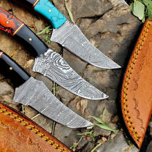 Carregar imagem no visualizador da galeria, "TimberForge Damascus Hunting Knife – Premium Handmade Craftsmanship"
