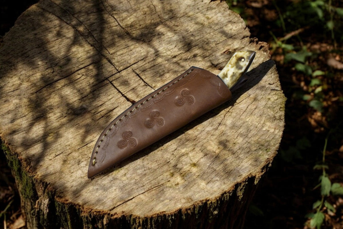 Premium Damascus Steel Skinning Knife – 8