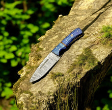 Carregar imagem no visualizador da galeria, Custom Handmade Damascus Hunting Knife – Exotic Wood Handle