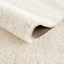 Carregar imagem no visualizador da galeria, Heavenly Solid Cream Plush Rug